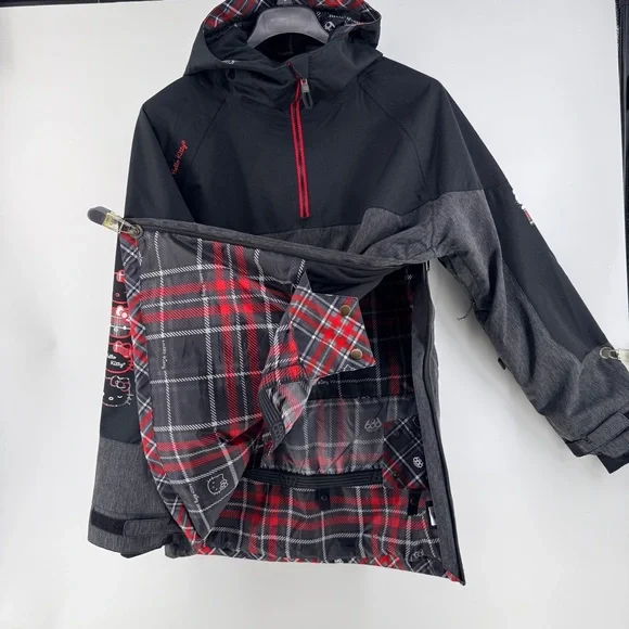 Women’s 686 x Hello Kitty Upton Anorak size XL - Picture 8 of 16